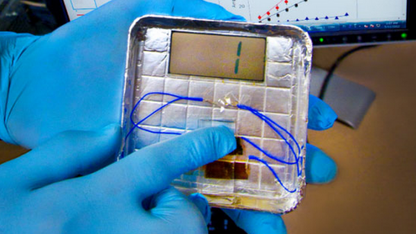 Prototype Device For Generating Electricity, Image Credit : Lawrence Berkeley National Laboratory