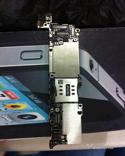 iPhone motherboard, image credit: weiphone.com