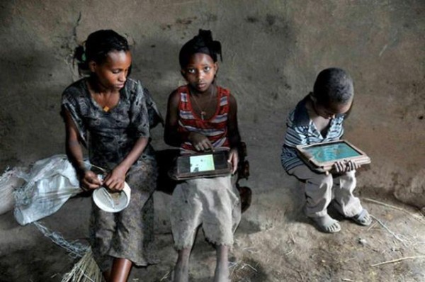 Illiterate Ethiopian Kids With Motorola Xoom Tablets