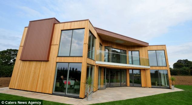 UK's First Solar-powered House - 4
