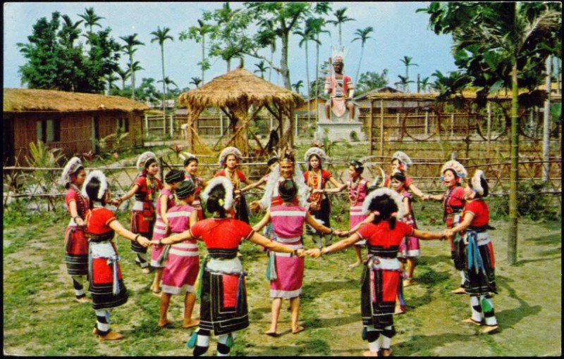 Aboriginal Taiwanese dancing