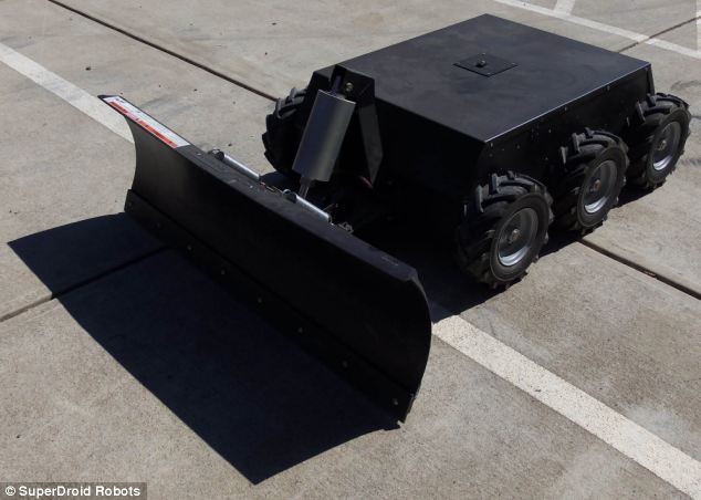6-wheel Drive Remote Control Snowplough Robot