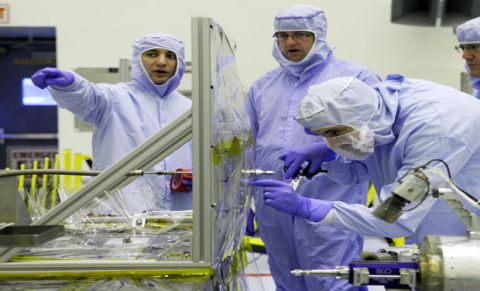NASA Engineers Testing Remote Robotic Oxidizer Transfer Technology