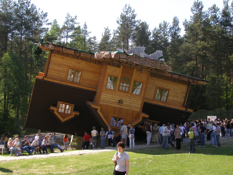 Upside-Down-House