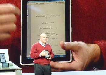 Steve Ballmer demonstrates HP's upcoming Windows 7-based 