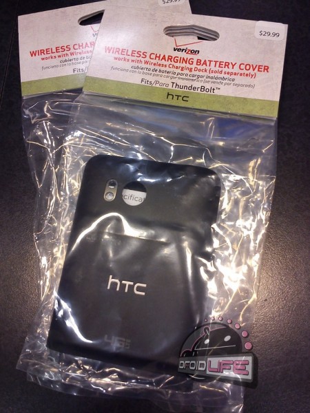 http://thetechjournal.com/wp-content/uploads/images/1106/1309160922-htc-thunderbolt-wireless-charging-battery-cover-become-available-now-at-verizon-stores-1.jpg