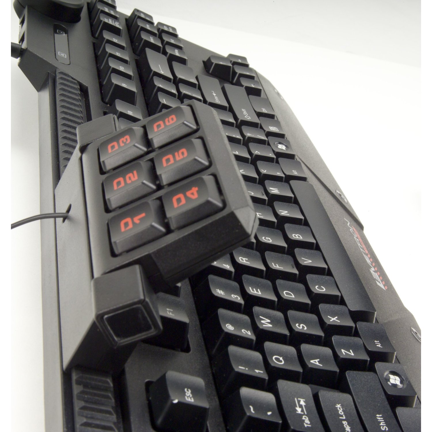 http://thetechjournal.com/wp-content/uploads/images/1208/1346151766-azio-levetron-mech5-mechanical-gaming-keyboard--6.jpg