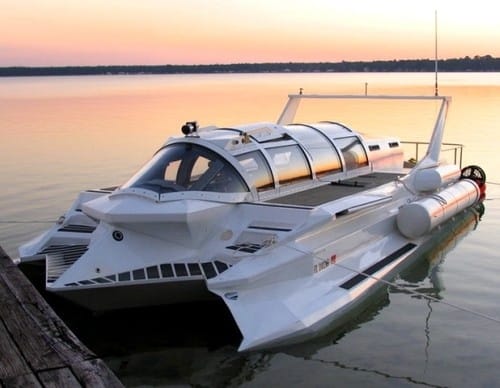 Read more about the article You Can Now Buy A Submarine-Powerboat Hybrid For $3.5 Million
