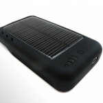 Charge Your iPhone 4 With Mooncharge Hybrid Solar Battery Case