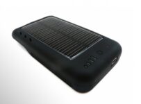 Charge Your iPhone 4 With Mooncharge Hybrid Solar Battery Case
