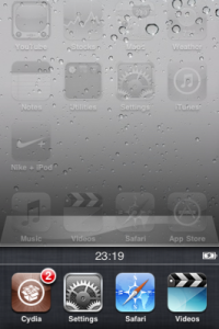 Read more about the article “Multitasking Time” Add Time and Battery Icon To Multitasking Bar [iOS 4.x]