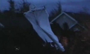 Read more about the article Halloween 2010 Remote Control Flying Ghost