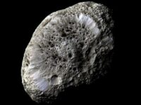 Watch Amazing Full-Color Video Flyby of Hyperion