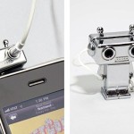 Share Your Favorite Songs With Robot Headphone Splitter