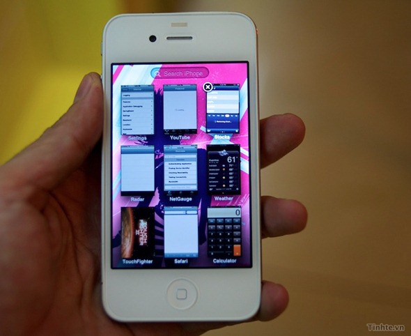 You are currently viewing White iPhone 4 Running New Multi-tasking UI & Facebook iOS 5 Integration [Video]