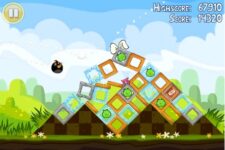 Angry Birds Seasons Easter Eggs Released for iOS and Android