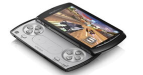 HTC Droid Incredible 2 and Xperia Play Coming This Month