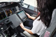 Alaska Airlines Pilots Get Free iPad