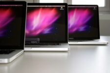 Apple Likely To Release MacBook Pro With Ultra-High Resolution Retina Display
