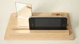 Love-Box Allows Shooting Two-sided iPhone Video