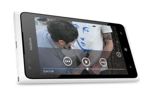 Read more about the article White Nokia Lumia 900 Accidentally Leaked