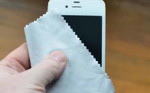 Read more about the article [Tutorial] How To Safely Clean Your iPhone
