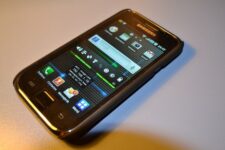 Galaxy S Gets Blink Detection And Face Unlock Features