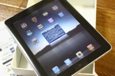 U.S. Air Forces Spends $9 Million To Replace Printed Flight Manuals With iPads