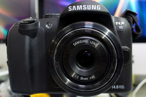 Read more about the article Samsung Considers Developing Android-Based Digital Camera