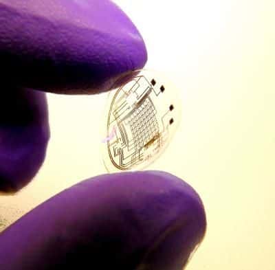 Read more about the article Can Project Glass Lead To Augmented Reality Contact Lenses?