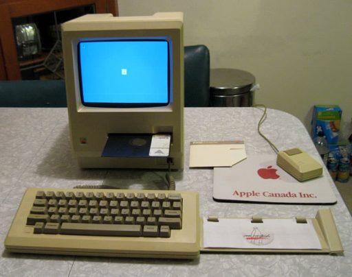 Read more about the article Apple Macintosh Machine With Twiggy Disk Drive Up On eBay For $100,000