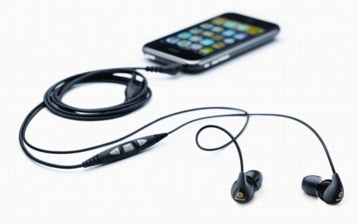 Read more about the article 8 Facts About Apple Headphone
