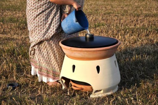 Read more about the article Eliodomestico – A Solar Oven That Transforms Salty Water Into Drinkable Water