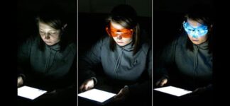 Backlit Displays Responsible For Delayed Sleep, Research Shows