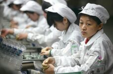 Chinese Undercover Reporter Reveals Working Conditions At Foxconn