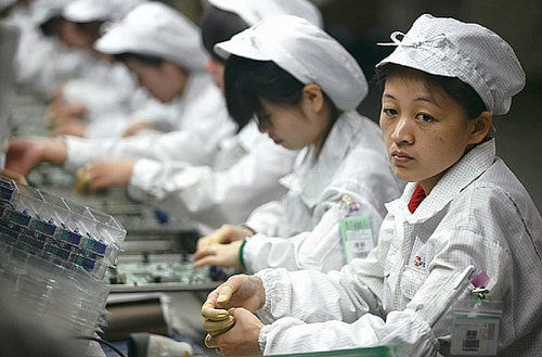 Read more about the article Chinese Undercover Reporter Reveals Working Conditions At Foxconn