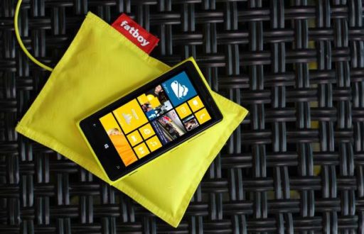 Read more about the article Nokia Lumia 920 Arrives With PureView, Wireless Charging