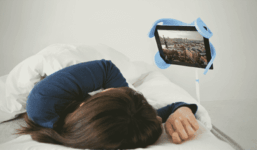 Manatee Stand Allows Using iPad In Bed
