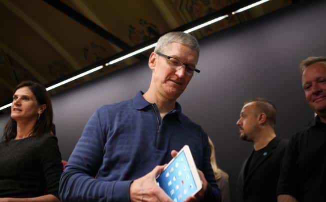 Read more about the article Tim Cook Says iPad Mini Is Not A 7-Inch Tablet