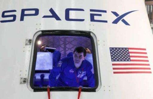 Read more about the article SpaceX Moves Closer To Manned Flight To Space