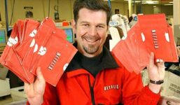 Netflix Doubles CEO’s Pay For 2013