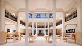 Robbers Looted Apple Store In Paris On New Year’s Eve