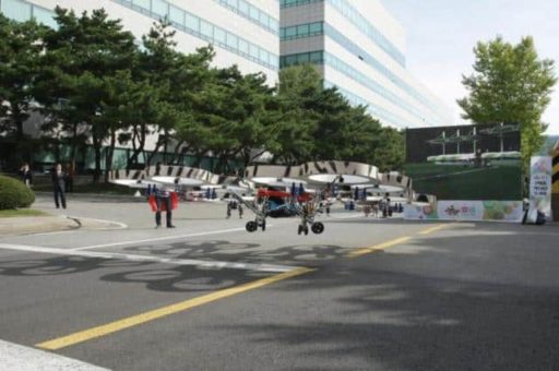 Read more about the article Hyundai Demos Manned Flying Car At IDEA Festival