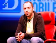 WhatsApp CEO Says The App Is “Bigger Than Twitter”
