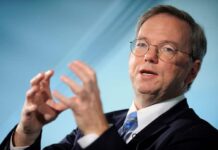 Google’s Eric Schmidt Really Likes Facebook Home