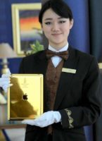 Burj Al Arab Hotel In Dubai Offers Guests 24-carat Gold iPad Upon Check-in!