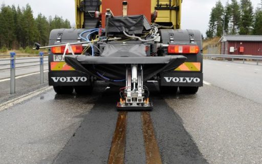 Read more about the article (Concept) Volvo Brought Electric Road, Enables EVs To Run Battery-Free