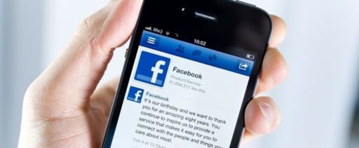 Read more about the article Facebook Considers Partnership With Samsung