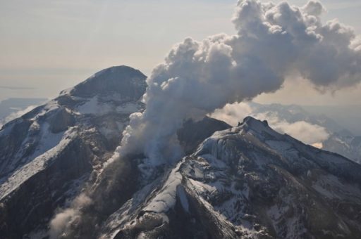 Read more about the article Researchers Found Why Volcanoes Scream Before Eruption