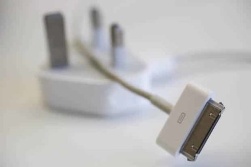 Read more about the article Fake Chargers Can Install Malware On Your iPhone